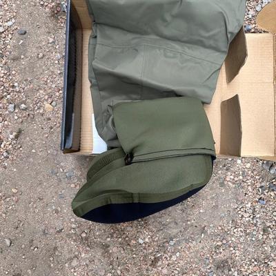 NEW BIB FISHING WADERS SIZE LARGE