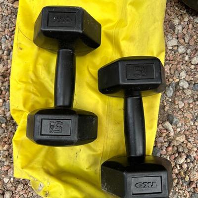 HAND WEIGHTS AND KETTLEBELLS