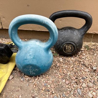 HAND WEIGHTS AND KETTLEBELLS