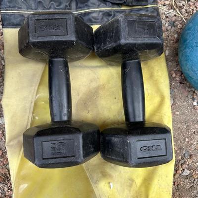 HAND WEIGHTS AND KETTLEBELLS