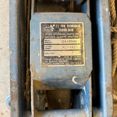 FLOOR JACK, TIRE HUGGER AND 220W CORDS
