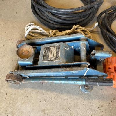FLOOR JACK, TIRE HUGGER AND 220W CORDS