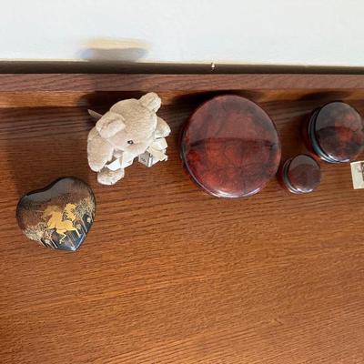 KNICK KNACKS