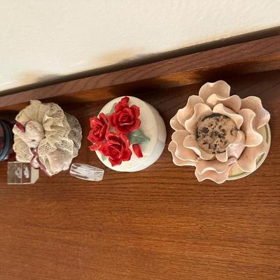 KNICK KNACKS