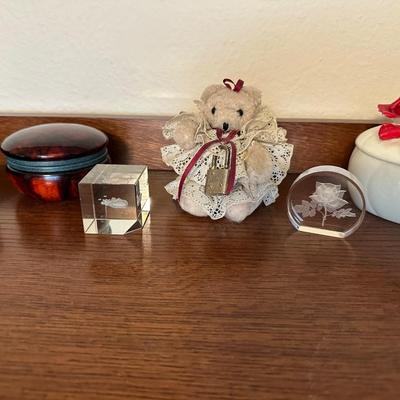 KNICK KNACKS