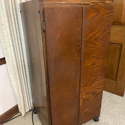 Cabinet-