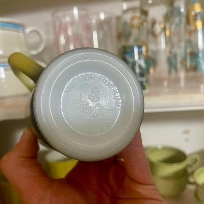 Mid-Century Glasses - Green Shelf