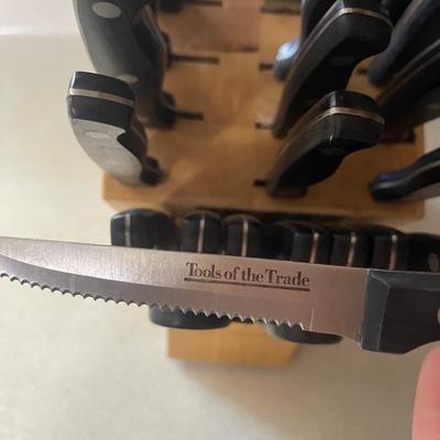 Knife block with knives