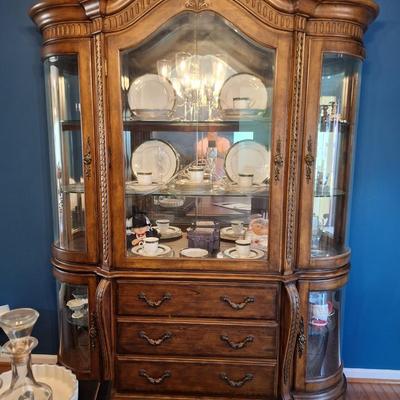 China Cabinet 2pc
