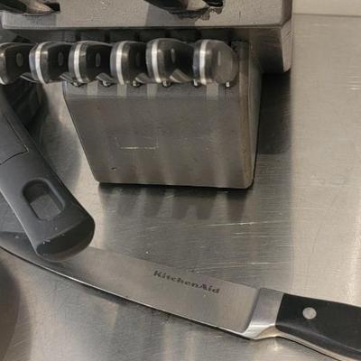 Egg tray, knife set