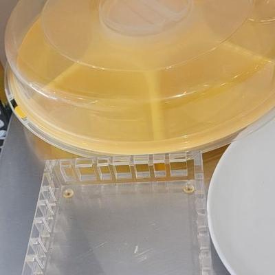Egg tray, knife set