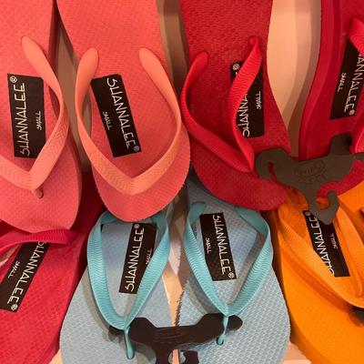5 pair Small flip flops
