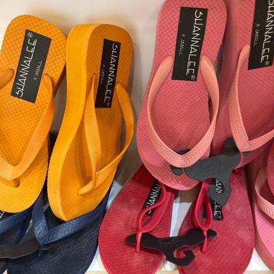 6 pair XSmall flip flops
