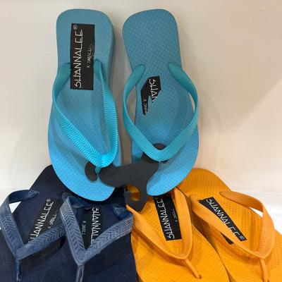 3 pr XSmall flip flops
