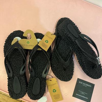 Two Ilse Jacobsen flip flops (size 10) NEW