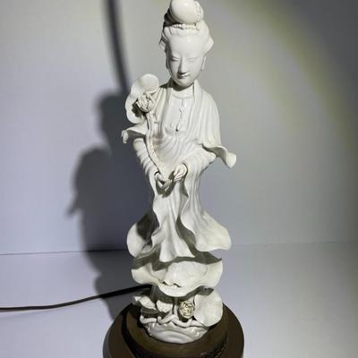 Vintage Blanc de Chine Chinoiserie Figural White Porcelain Table Lamp 15.5" Tall w/No Shade as Pictured.