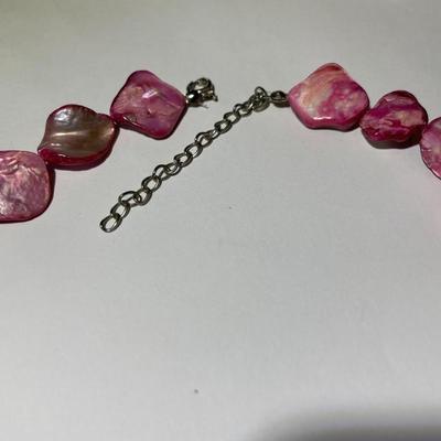 Vintage Preowned Pinkish Color Shell Fashion Link Necklace 17-19" Adjustable in Good Condition as Pictured.