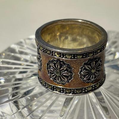Vintage Sterling Silver Enameled Cigar Band Ring w/Marcasite Borders Ring Size 7-3/4 in VG Preowned Condition as Pictured.
