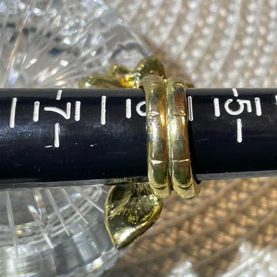 Vintage Gold-tone Crystal/Rhinestone Fashion Ring Size 5-3/4 in Good Preowned Condition.