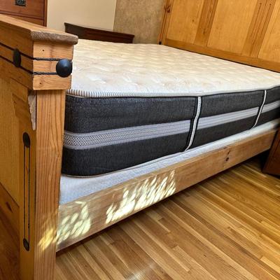 RUSTIC HACIENDA STYLE QUEEN BED WITH A SLEEP NUMBER MATTRESS SET