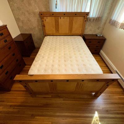RUSTIC HACIENDA STYLE QUEEN BED WITH A SLEEP NUMBER MATTRESS SET