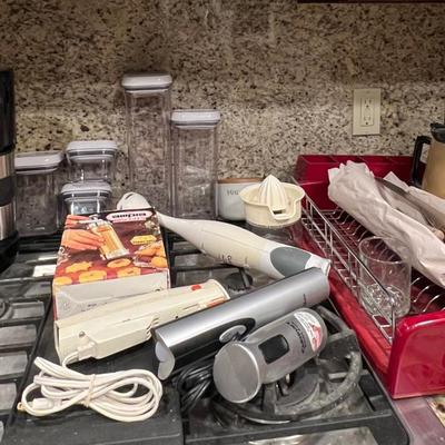 Misc kitchen lot, knives & Geneva coffee maker