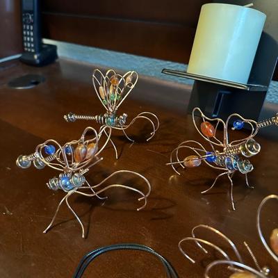 2 CANDLE SCONCES, BUTTERFLY AND GECKO ACCENTS