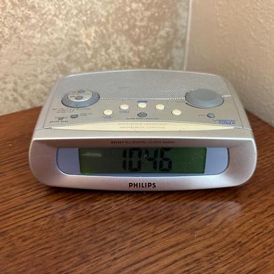 WALTER OF WABASH 3 DRAWER NIGHT STAND W/ALARM CLOCK