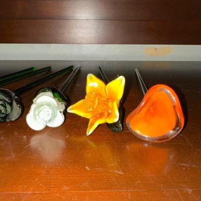 7 GLASS FLOWERS