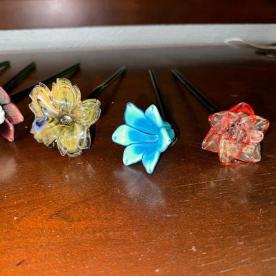 7 GLASS FLOWERS