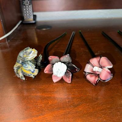 7 GLASS FLOWERS