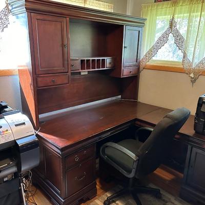 L SHAPED COMPUTER DESK WITH HUTCH PLUS CHAIR AND OFFICE SUPPLIES