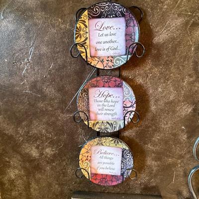 WALL DECOR