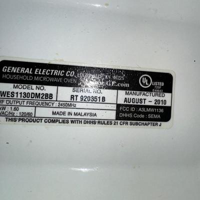 GE MICROWAVE, TOAST MASTER TOASTER AND GRATER