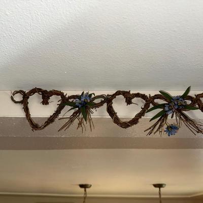 KNICK KNACKS AND WALL DECOR