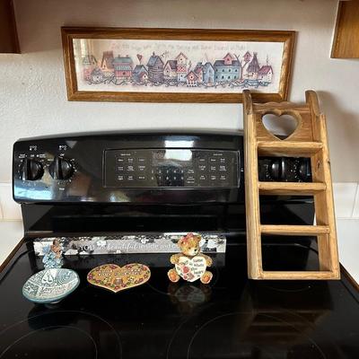 KNICK KNACKS AND WALL DECOR
