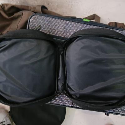 SMALL LUGGAGE AND ORGANIZERS
