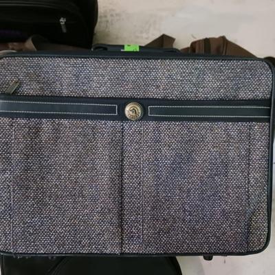 SMALL LUGGAGE AND ORGANIZERS
