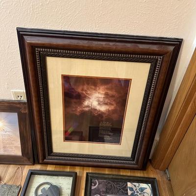 WALL DECOR AND KNICK KNACKS