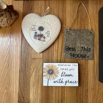 WALL DECOR AND KNICK KNACKS