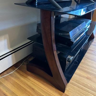 3 TIER MEDIA STAND
