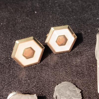 CUFFLINKS, TIE TACK, TIE CLIPS