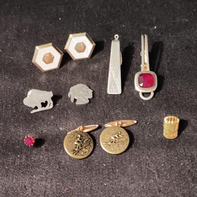 CUFFLINKS, TIE TACK, TIE CLIPS