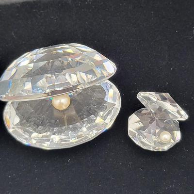Swarovski Crystal Clamshell & Pearl Pair