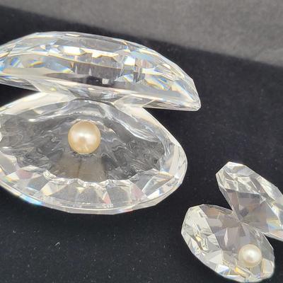 Swarovski Crystal Clamshell & Pearl Pair