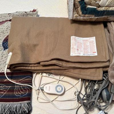 DOUBLE SIZE COMFORTER, HEATED BLANKET & THROW PLUS KNIT THROW