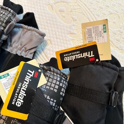 WINTER GLOVES