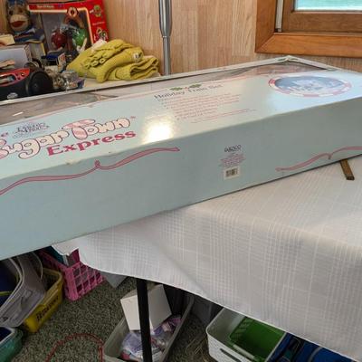 Precious Moments The Sugar Town Holiday Express Train Set Enesco