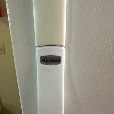 AMANA REFRIGERATOR W/BOTTOM FREEZER