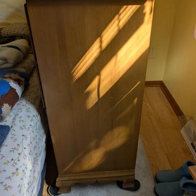 Brunsberg's 4 Drawer Dresser